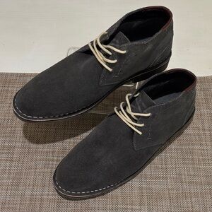 Kenneth Cole REACTION Desert Wind Suede Chukka Boot. Men 10. Like new condition.